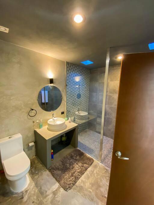 メリダ Modern Casa With Pool 7 Mins From Centro 5Min La Plancha Parkヴィラ エクステリア 写真